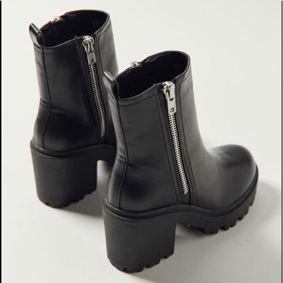 NEW Urban Outfitters UO Women's Zip-Up Black Boots 9 - Picture 3 of 5